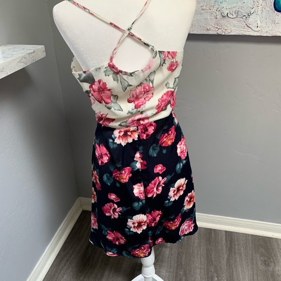 🌹Flower two toned dress🌹 - Picture 7 of 7